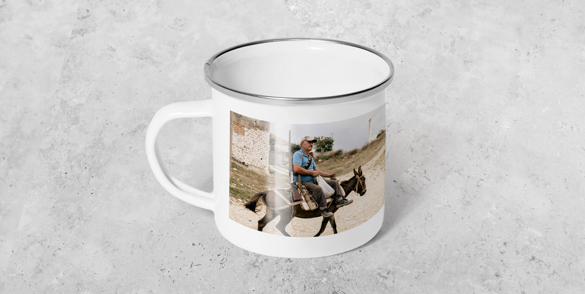 Emaille Becher Beispiel