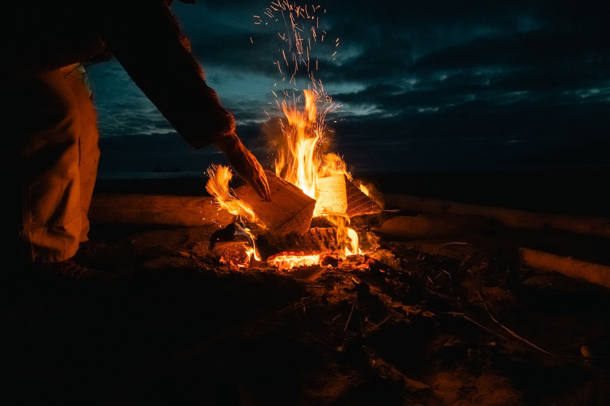 xc13 33mmf35 63 product overview 8 1.jpg 1