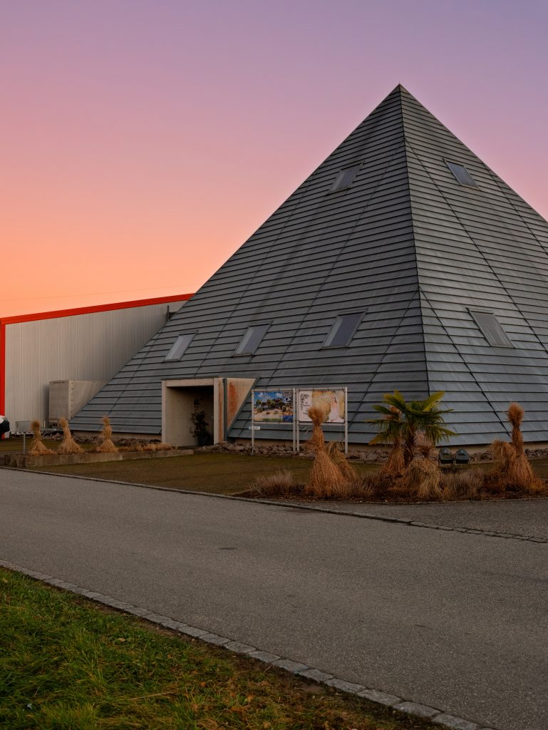 Pyramide Paradise Road