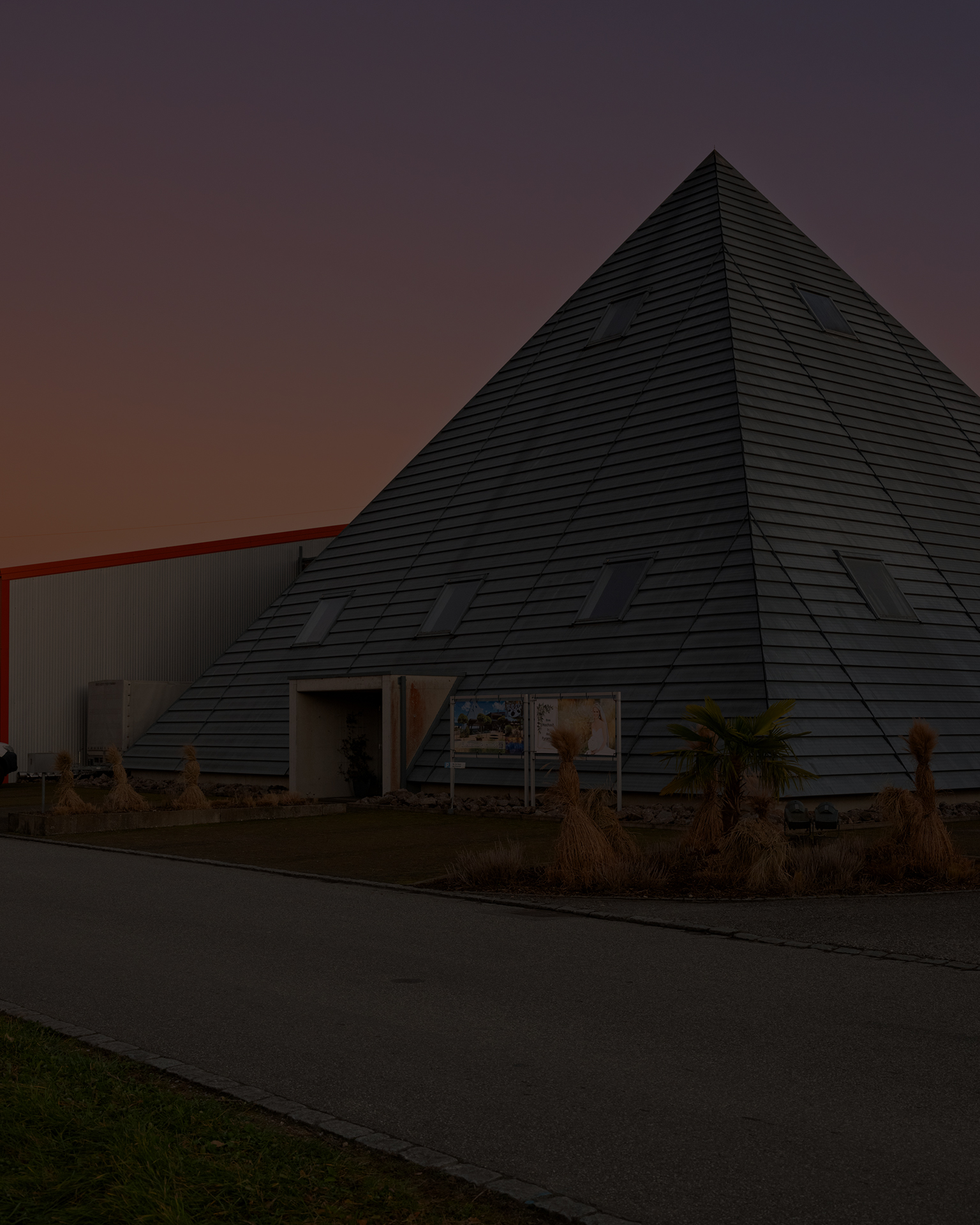 Pyramide Paradise Road Kopie