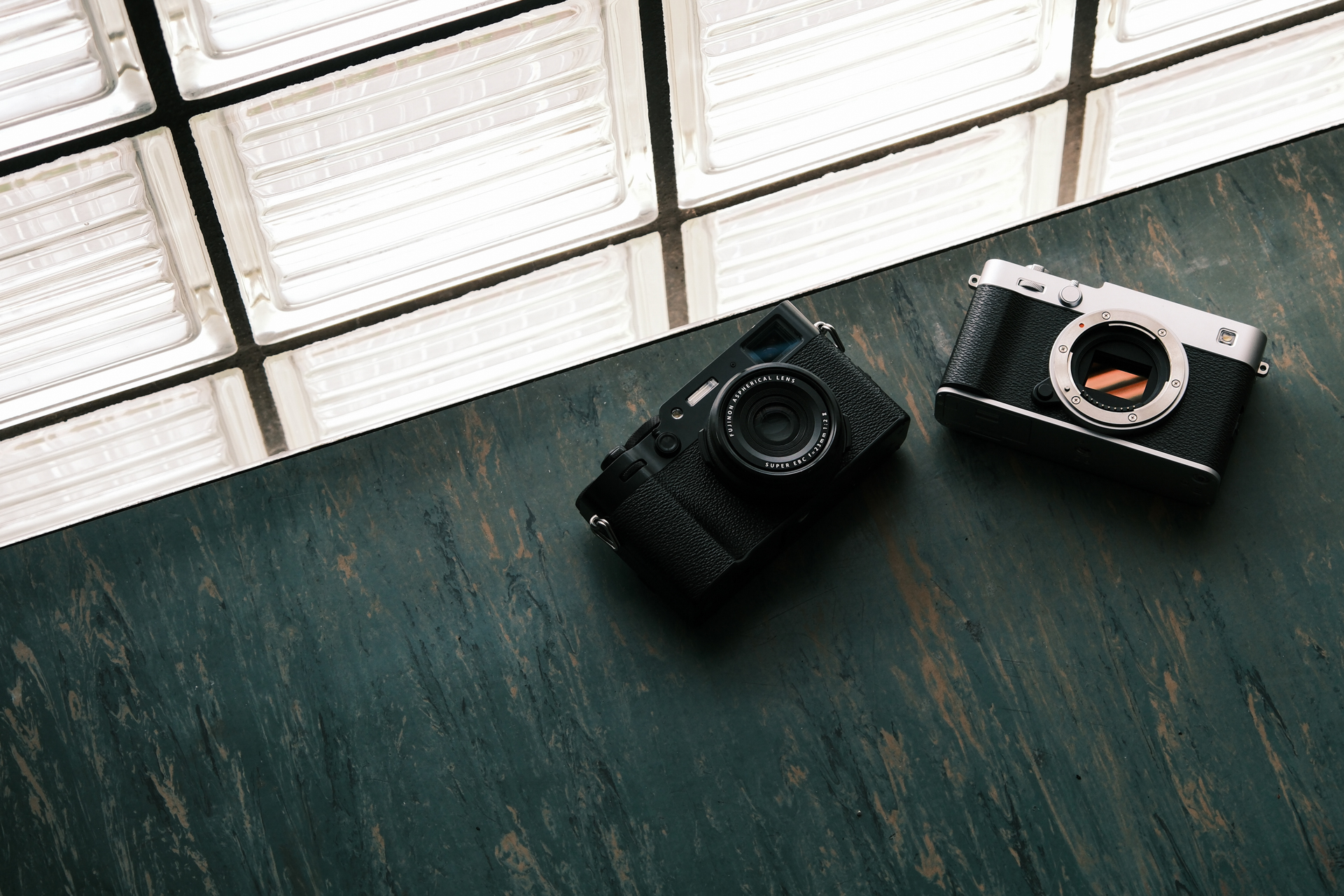 X100VI VS XE5 AR 8493